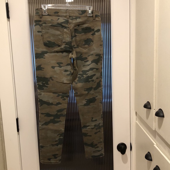 love, Fire Denim - Love Fire Size 9 Camo Strech skinny jeans super stretchy.